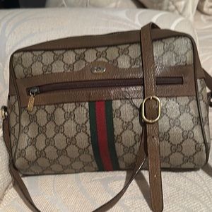 Vintage Gucci crossbody bag